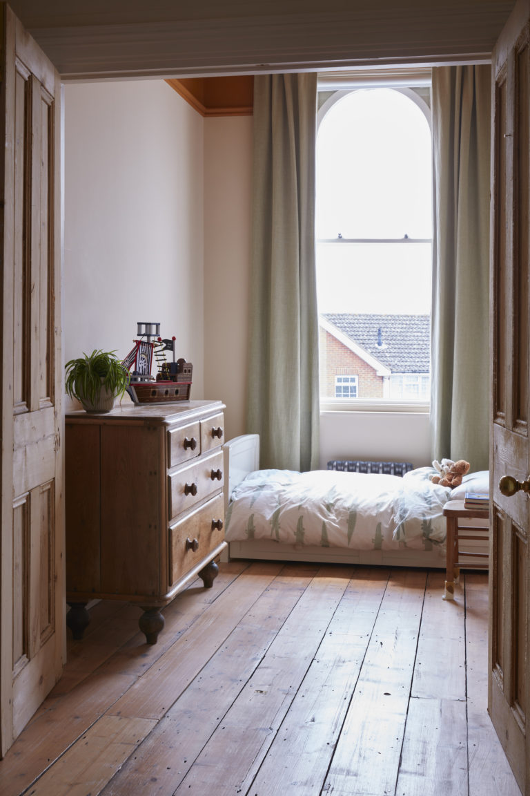 CRESCENT HOUSE, HASTINGS, TN34 - SHOOTFACTORY - OTHER UK HOUSES