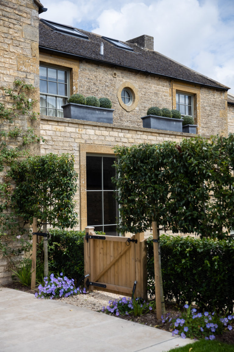 STOW-HO HOUSE, CHELTENHAM, GL54 - SHOOTFACTORY - OTHER UK HOUSES