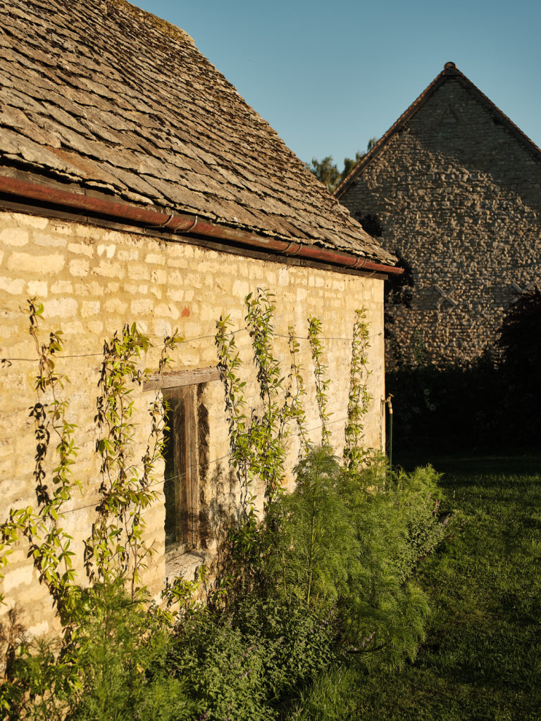 CHARLBURY OXFORDSHIRE, OX7 - SHOOTFACTORY - OTHER UK HOUSES