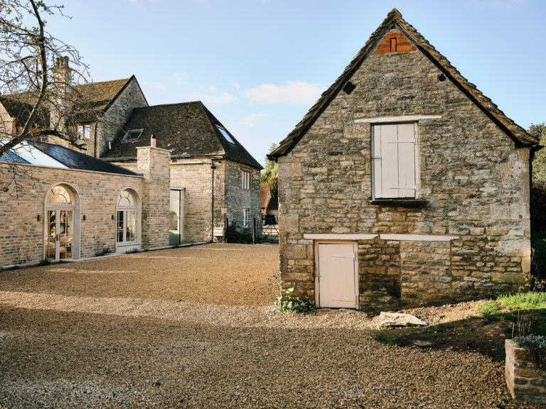CHARLBURY OXFORDSHIRE, OX7 - SHOOTFACTORY - OTHER UK HOUSES