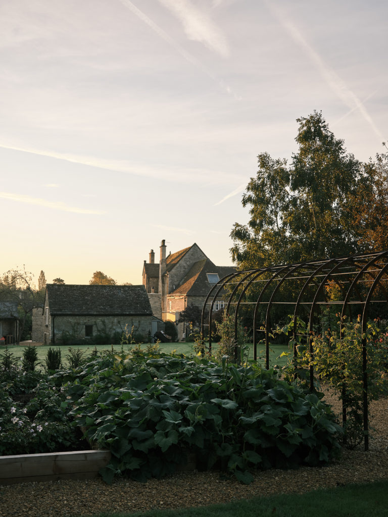 CHARLBURY OXFORDSHIRE, OX7 - SHOOTFACTORY - OTHER UK HOUSES