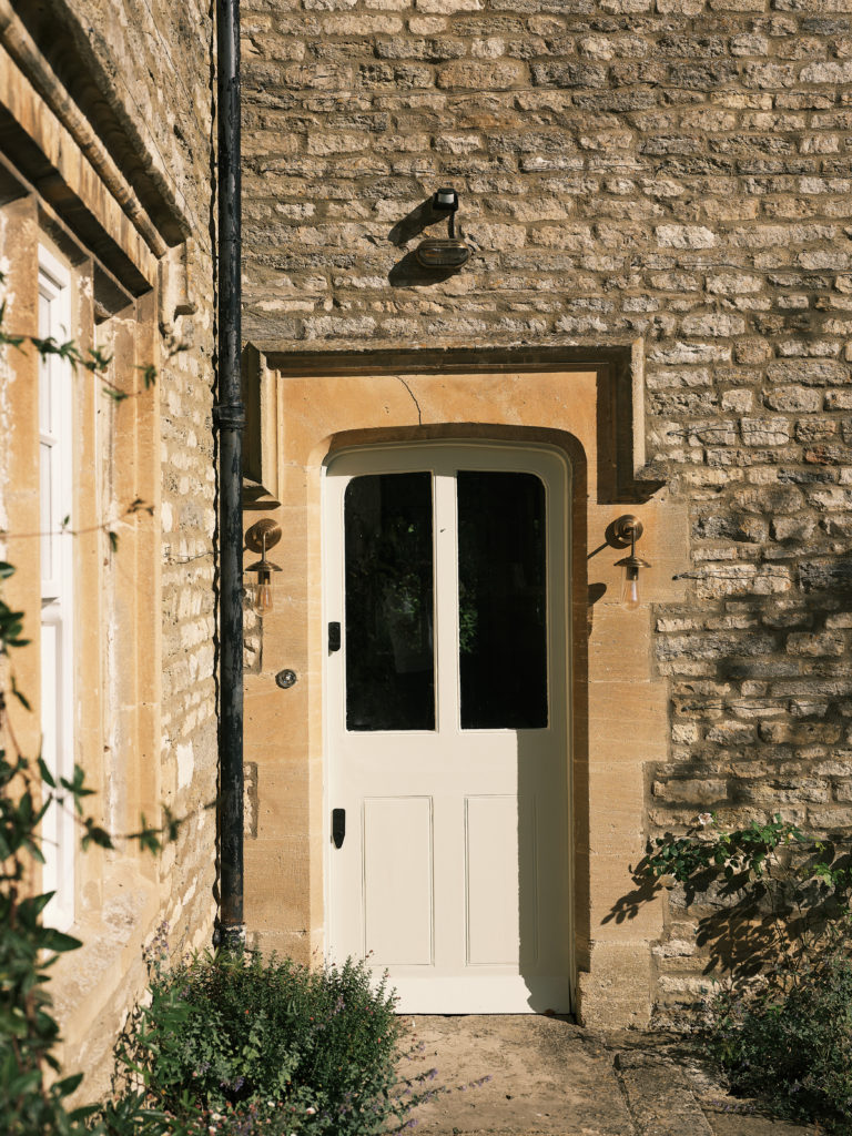 CHARLBURY OXFORDSHIRE, OX7 - SHOOTFACTORY - OTHER UK HOUSES