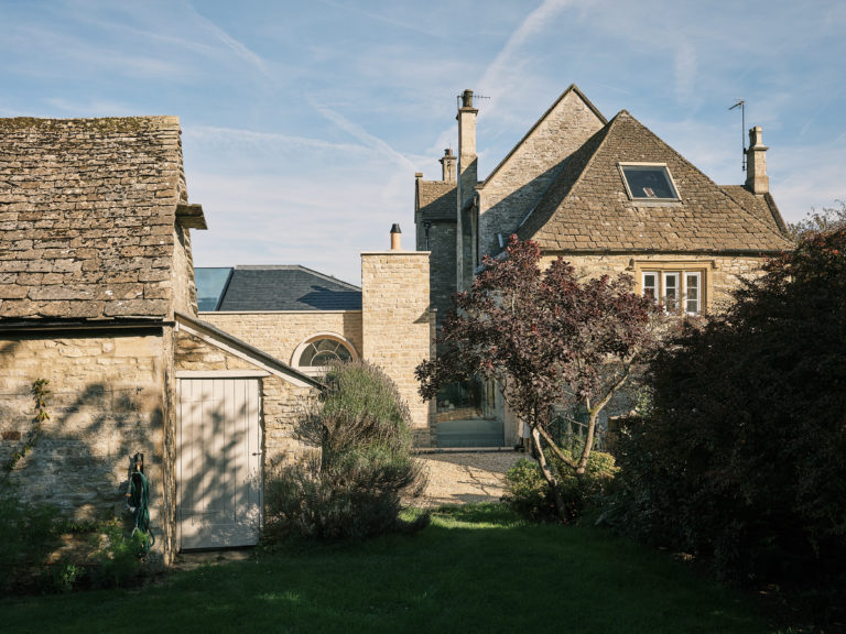 CHARLBURY OXFORDSHIRE, OX7 - SHOOTFACTORY - OTHER UK HOUSES