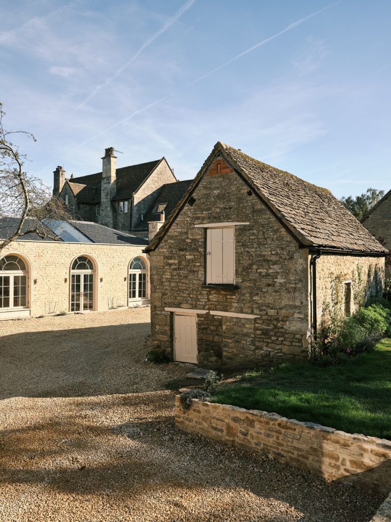 CHARLBURY OXFORDSHIRE, OX7 - SHOOTFACTORY - OTHER UK HOUSES