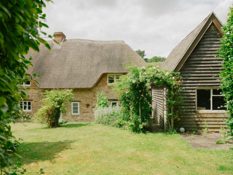 ELEYS COTTAGE, BUCKLAND - SN9 - SHOOTFACTORY - OTHER UK HOUSES