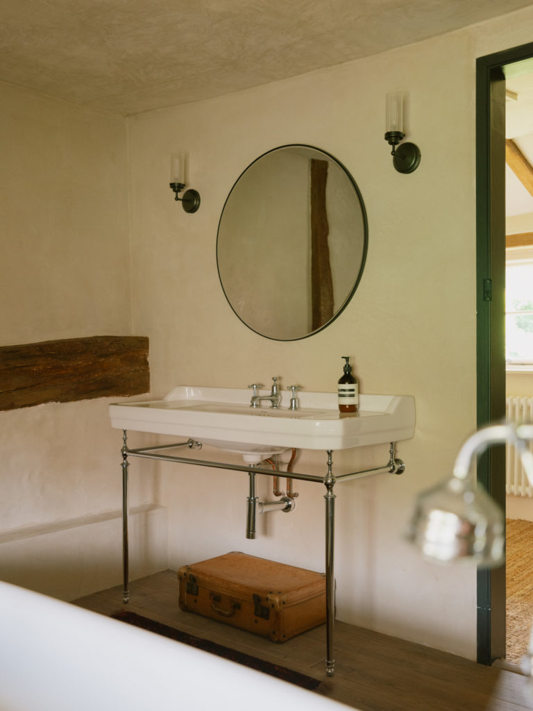 ELEYS COTTAGE, BUCKLAND - SN9 - SHOOTFACTORY - OTHER UK HOUSES
