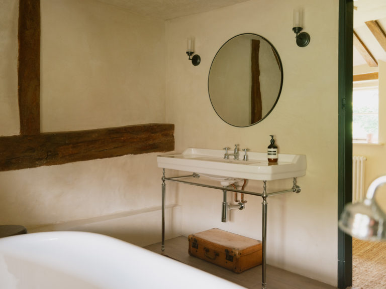 ELEYS COTTAGE, BUCKLAND - SN9 - SHOOTFACTORY - OTHER UK HOUSES