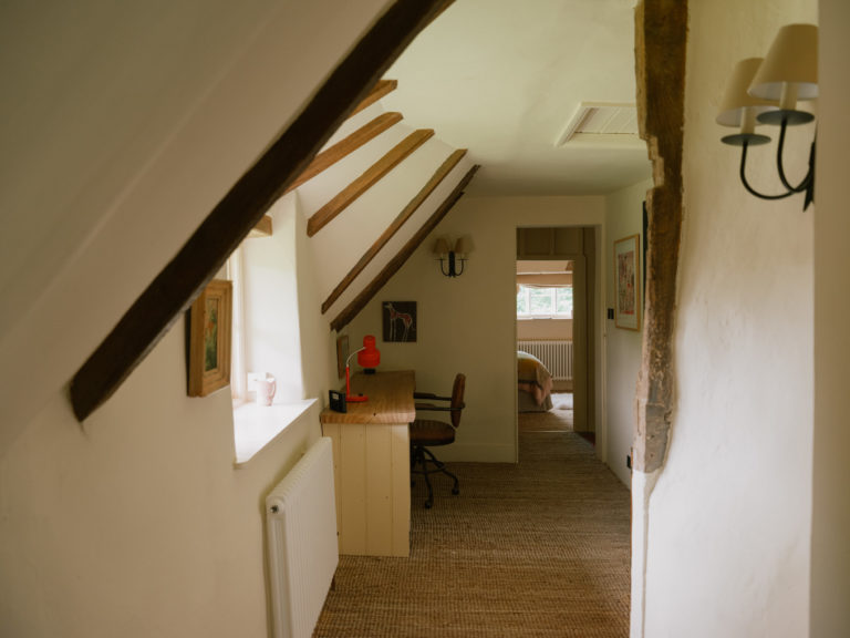 ELEYS COTTAGE, BUCKLAND - SN9 - SHOOTFACTORY - OTHER UK HOUSES