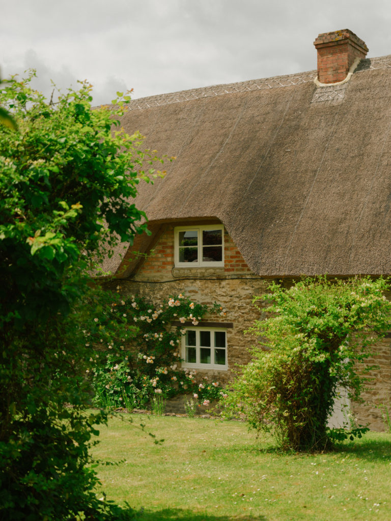 ELEYS COTTAGE, BUCKLAND - SN9 - SHOOTFACTORY - OTHER UK HOUSES