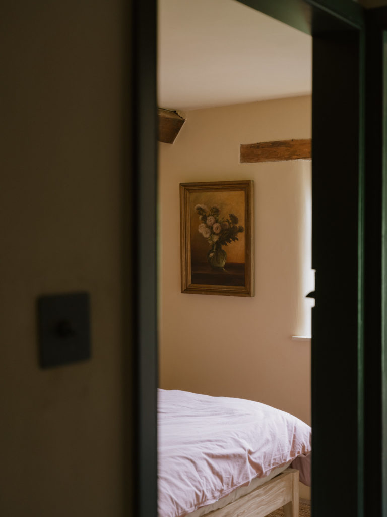ELEYS COTTAGE, BUCKLAND - SN9 - SHOOTFACTORY - OTHER UK HOUSES