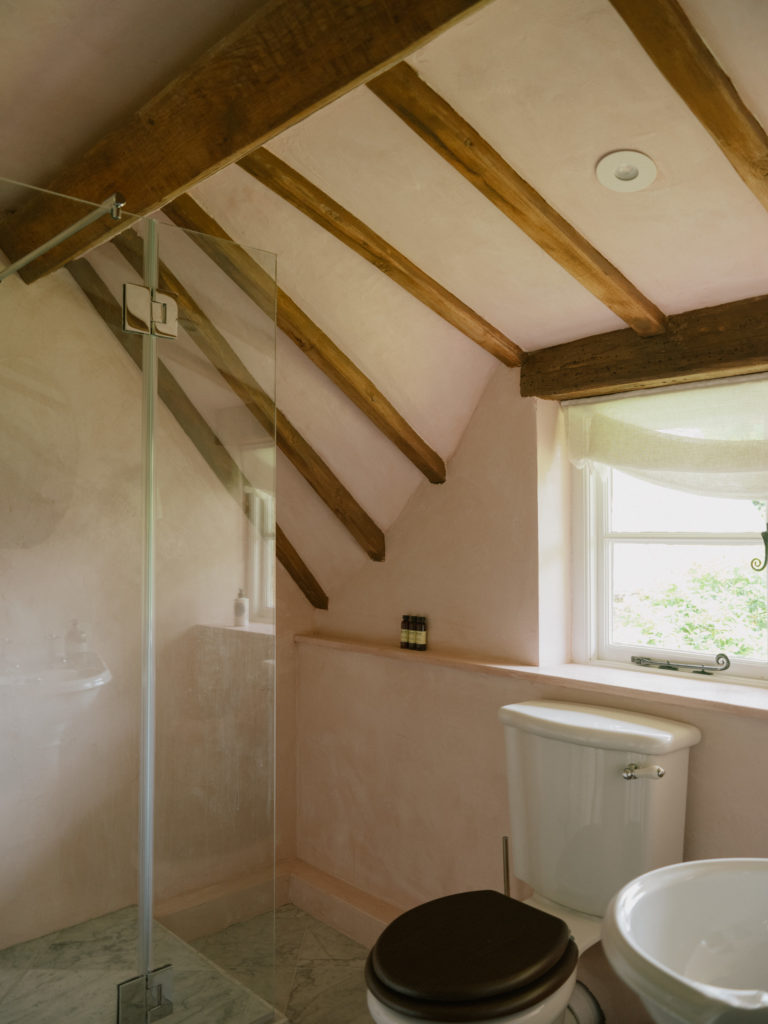 ELEYS COTTAGE, BUCKLAND - SN9 - SHOOTFACTORY - OTHER UK HOUSES