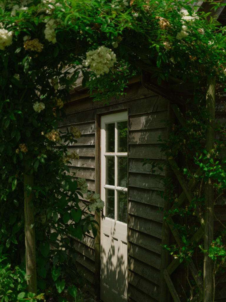ELEYS COTTAGE, BUCKLAND - SN9 - SHOOTFACTORY - OTHER UK HOUSES