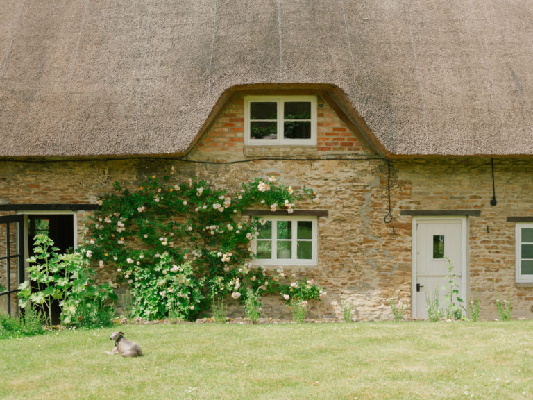 ELEYS COTTAGE, BUCKLAND - SN9 - SHOOTFACTORY - OTHER UK HOUSES