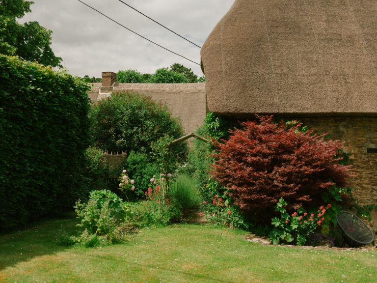 ELEYS COTTAGE, BUCKLAND - SN9 - SHOOTFACTORY - OTHER UK HOUSES