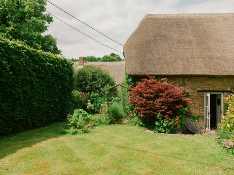 ELEYS COTTAGE, BUCKLAND - SN9 - SHOOTFACTORY - OTHER UK HOUSES