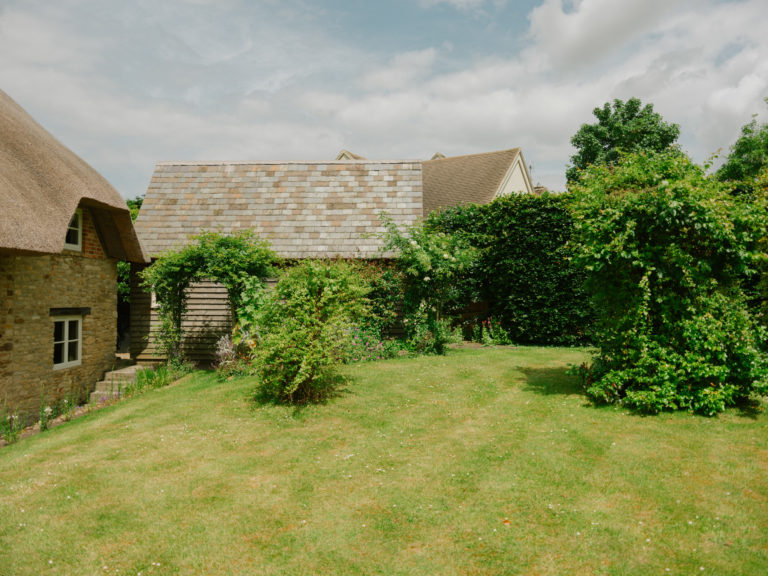ELEYS COTTAGE, BUCKLAND - SN9 - SHOOTFACTORY - OTHER UK HOUSES