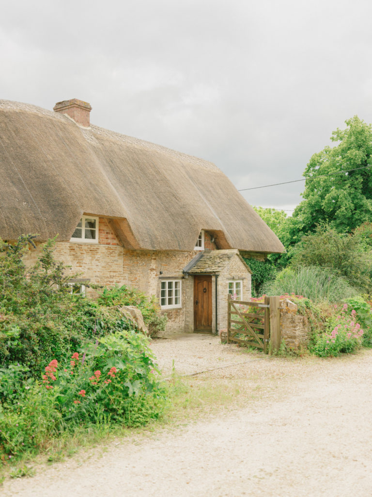 ELEYS COTTAGE, BUCKLAND - SN9 - SHOOTFACTORY - OTHER UK HOUSES