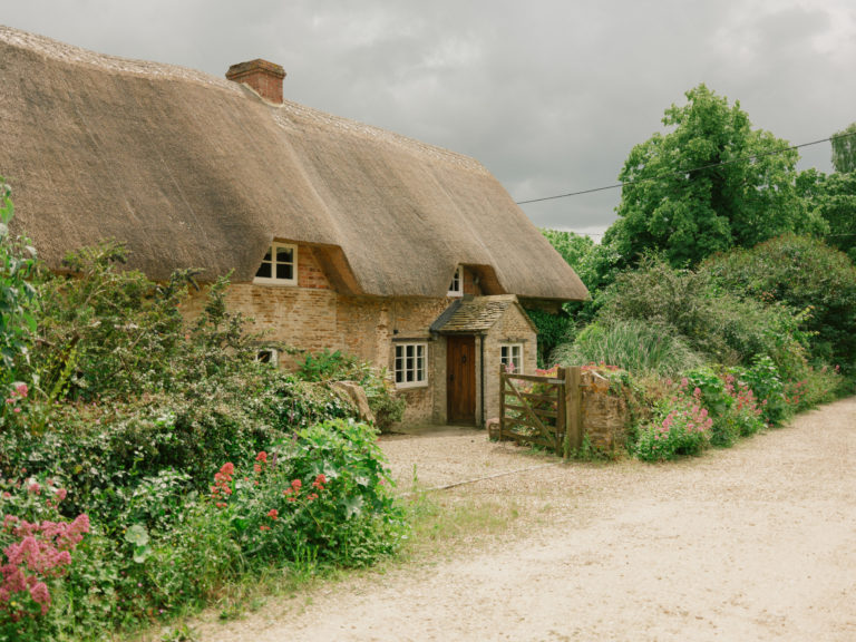 ELEYS COTTAGE, BUCKLAND - SN9 - SHOOTFACTORY - OTHER UK HOUSES