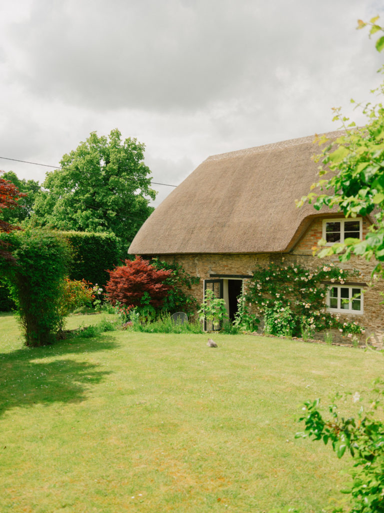 ELEYS COTTAGE, BUCKLAND - SN9 - SHOOTFACTORY - OTHER UK HOUSES