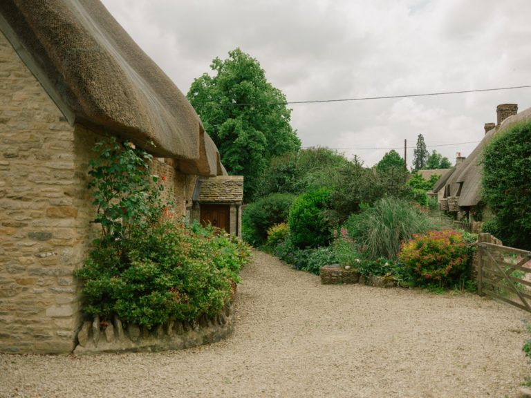 ELEYS COTTAGE, BUCKLAND - SN9 - SHOOTFACTORY - OTHER UK HOUSES