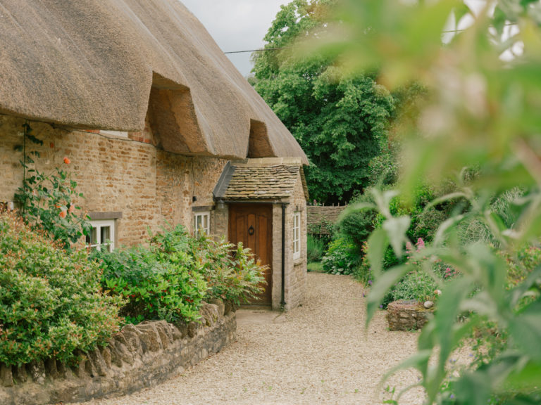 ELEYS COTTAGE, BUCKLAND - SN9 - SHOOTFACTORY - OTHER UK HOUSES