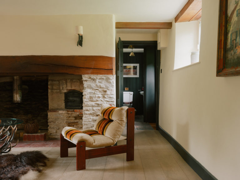 ELEYS COTTAGE, BUCKLAND - SN9 - SHOOTFACTORY - OTHER UK HOUSES