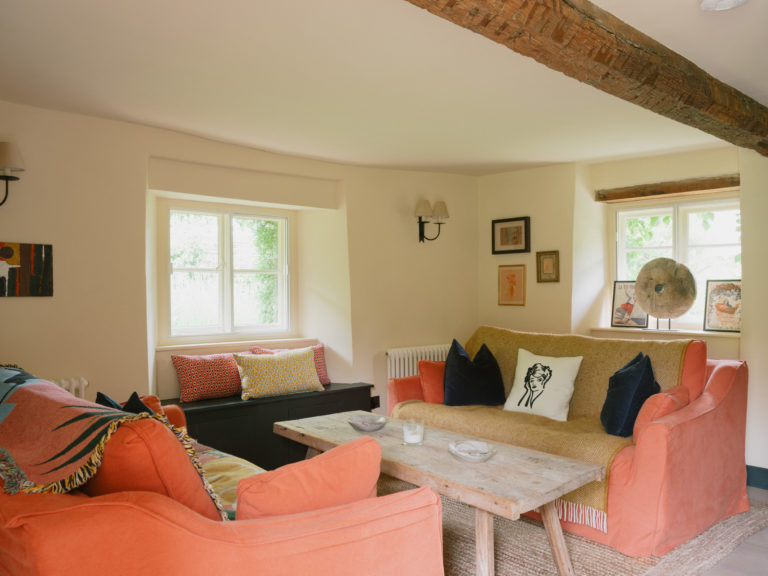 ELEYS COTTAGE, BUCKLAND - SN9 - SHOOTFACTORY - OTHER UK HOUSES