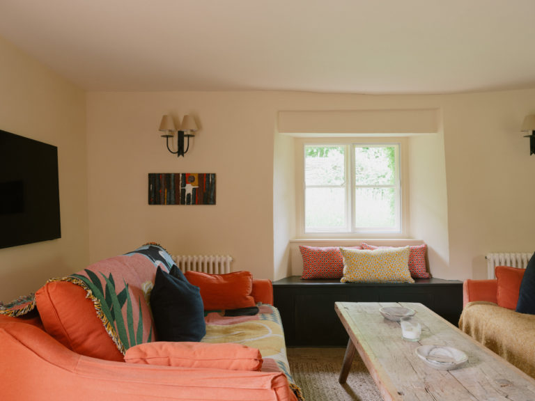 ELEYS COTTAGE, BUCKLAND - SN9 - SHOOTFACTORY - OTHER UK HOUSES