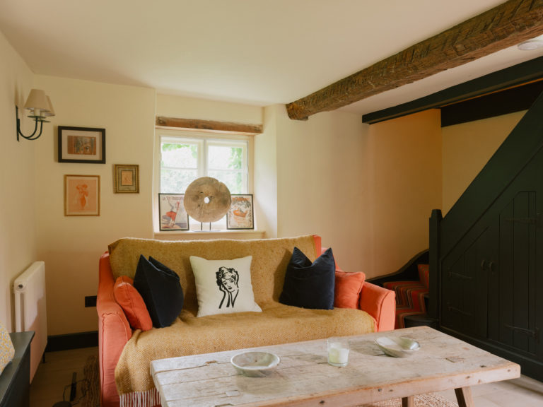 ELEYS COTTAGE, BUCKLAND - SN9 - SHOOTFACTORY - OTHER UK HOUSES