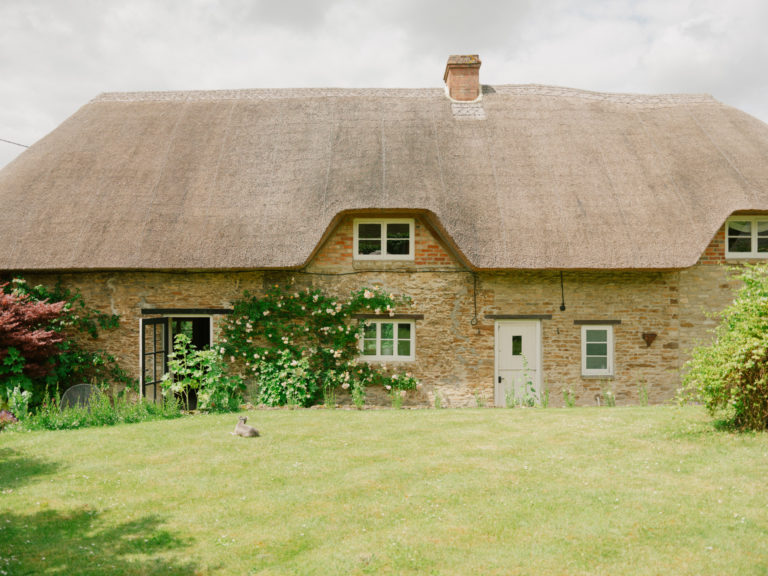 ELEYS COTTAGE, BUCKLAND - SN9 - SHOOTFACTORY - OTHER UK HOUSES