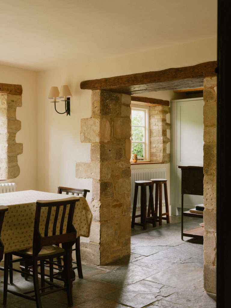 ELEYS COTTAGE, BUCKLAND - SN9 - SHOOTFACTORY - OTHER UK HOUSES