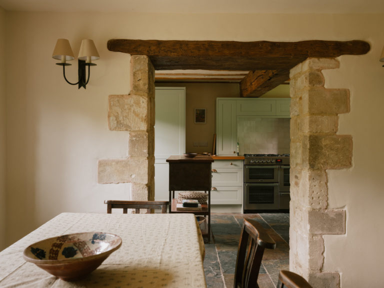 ELEYS COTTAGE, BUCKLAND - SN9 - SHOOTFACTORY - OTHER UK HOUSES
