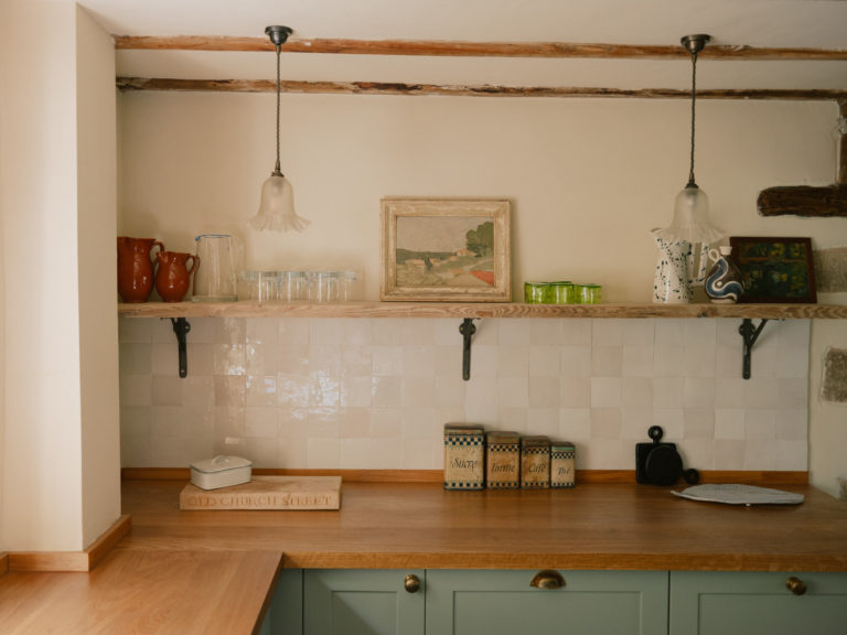 ELEYS COTTAGE, BUCKLAND - SN9 - SHOOTFACTORY - OTHER UK HOUSES