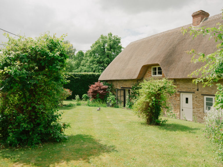 ELEYS COTTAGE, BUCKLAND - SN9 - SHOOTFACTORY - OTHER UK HOUSES