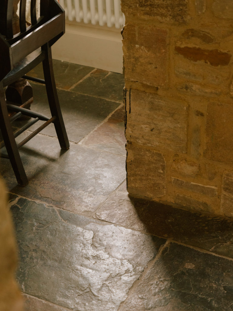 ELEYS COTTAGE, BUCKLAND - SN9 - SHOOTFACTORY - OTHER UK HOUSES