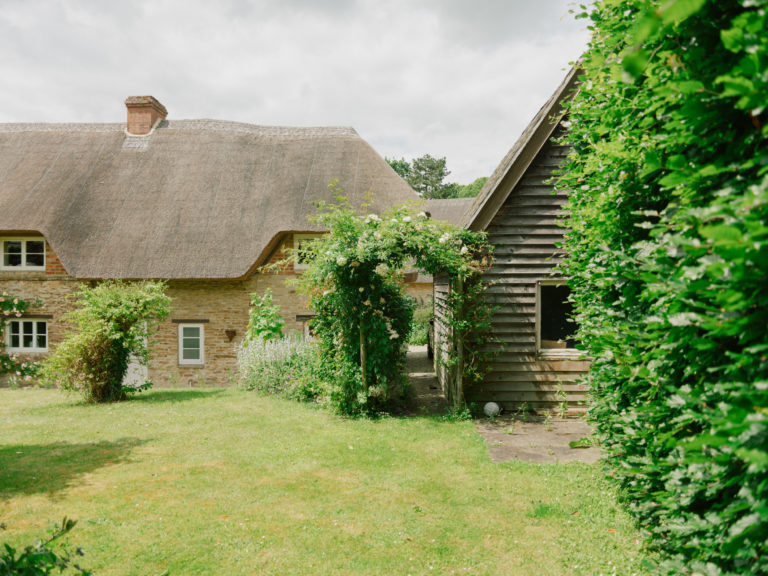 ELEYS COTTAGE, BUCKLAND - SN9 - SHOOTFACTORY - OTHER UK HOUSES