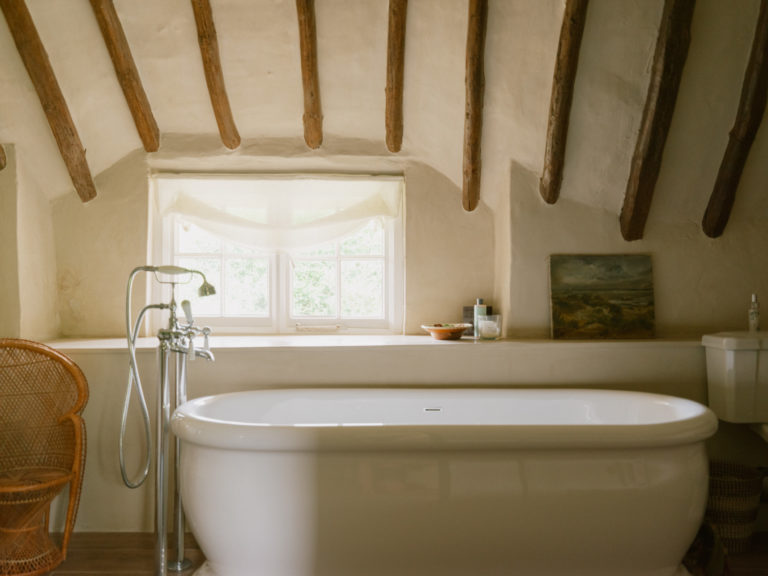 ELEYS COTTAGE, BUCKLAND - SN9 - SHOOTFACTORY - OTHER UK HOUSES