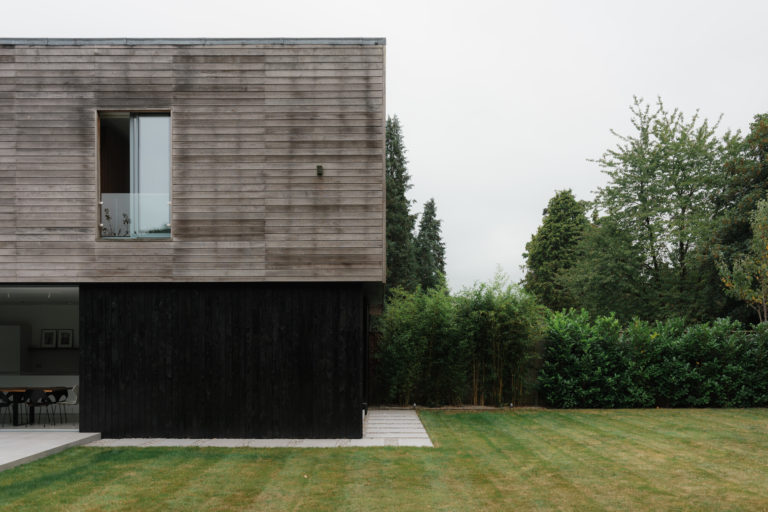 GERRARDS CROSS, BUCKINGHAMSHIRE - SL9 - SHOOTFACTORY - OTHER UK HOUSES