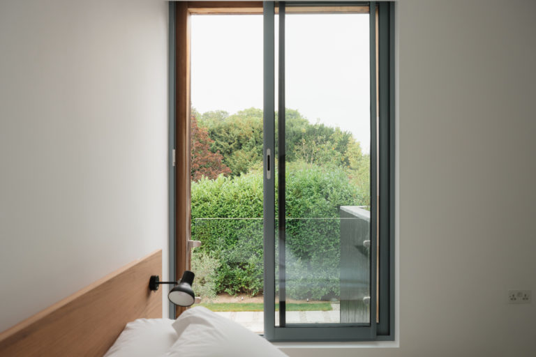 GERRARDS CROSS, BUCKINGHAMSHIRE - SL9 - SHOOTFACTORY - OTHER UK HOUSES