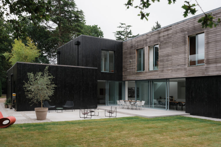 GERRARDS CROSS, BUCKINGHAMSHIRE - SL9 - SHOOTFACTORY - OTHER UK HOUSES