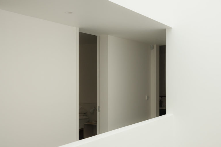 GERRARDS CROSS, BUCKINGHAMSHIRE - SL9 - SHOOTFACTORY - OTHER UK HOUSES