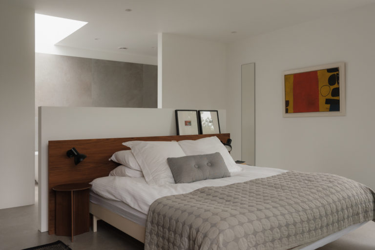 GERRARDS CROSS, BUCKINGHAMSHIRE - SL9 - SHOOTFACTORY - OTHER UK HOUSES