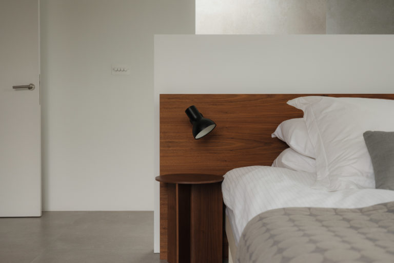 GERRARDS CROSS, BUCKINGHAMSHIRE - SL9 - SHOOTFACTORY - OTHER UK HOUSES