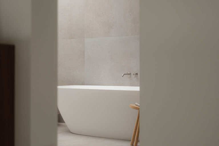 GERRARDS CROSS, BUCKINGHAMSHIRE - SL9 - SHOOTFACTORY - OTHER UK HOUSES