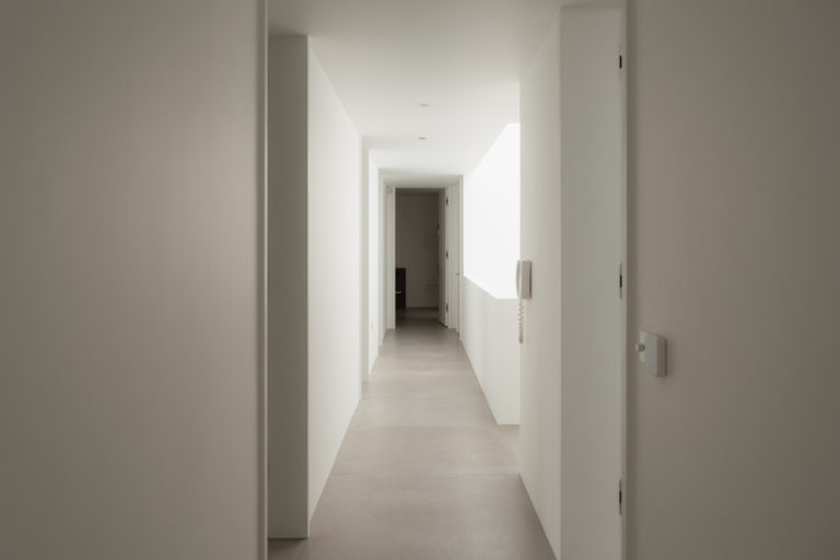 GERRARDS CROSS, BUCKINGHAMSHIRE - SL9 - SHOOTFACTORY - OTHER UK HOUSES