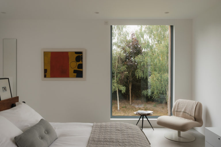 GERRARDS CROSS, BUCKINGHAMSHIRE - SL9 - SHOOTFACTORY - OTHER UK HOUSES