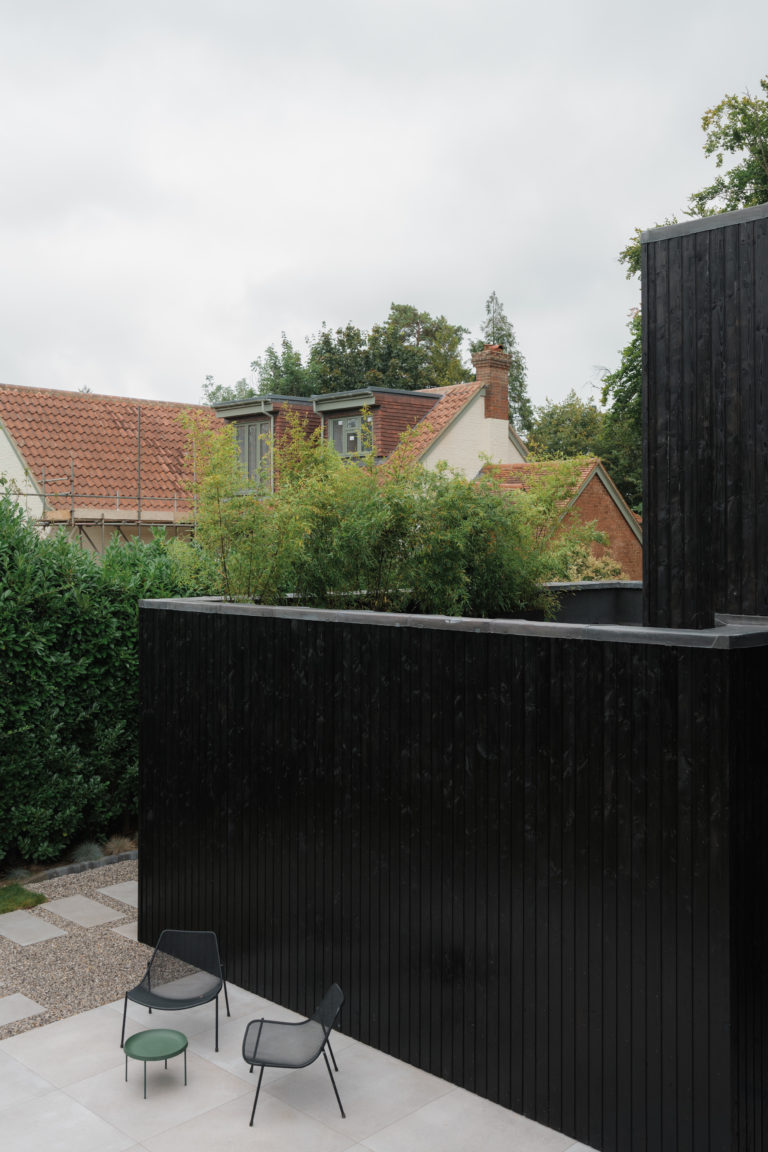 GERRARDS CROSS, BUCKINGHAMSHIRE - SL9 - SHOOTFACTORY - OTHER UK HOUSES