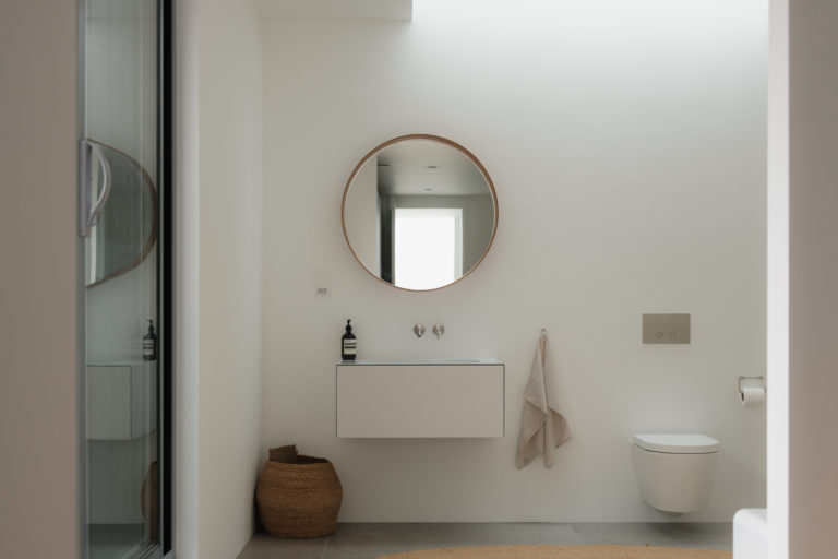 GERRARDS CROSS, BUCKINGHAMSHIRE - SL9 - SHOOTFACTORY - OTHER UK HOUSES