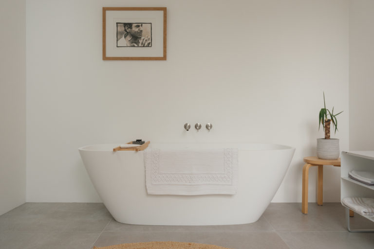 GERRARDS CROSS, BUCKINGHAMSHIRE - SL9 - SHOOTFACTORY - OTHER UK HOUSES