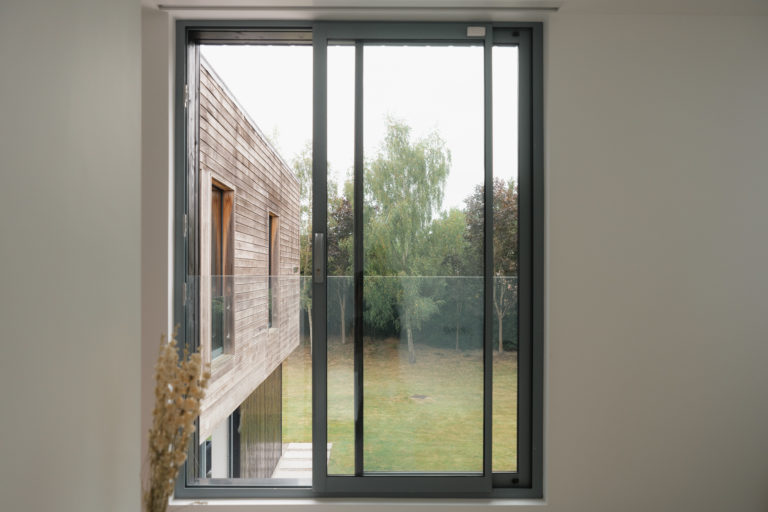 GERRARDS CROSS, BUCKINGHAMSHIRE - SL9 - SHOOTFACTORY - OTHER UK HOUSES